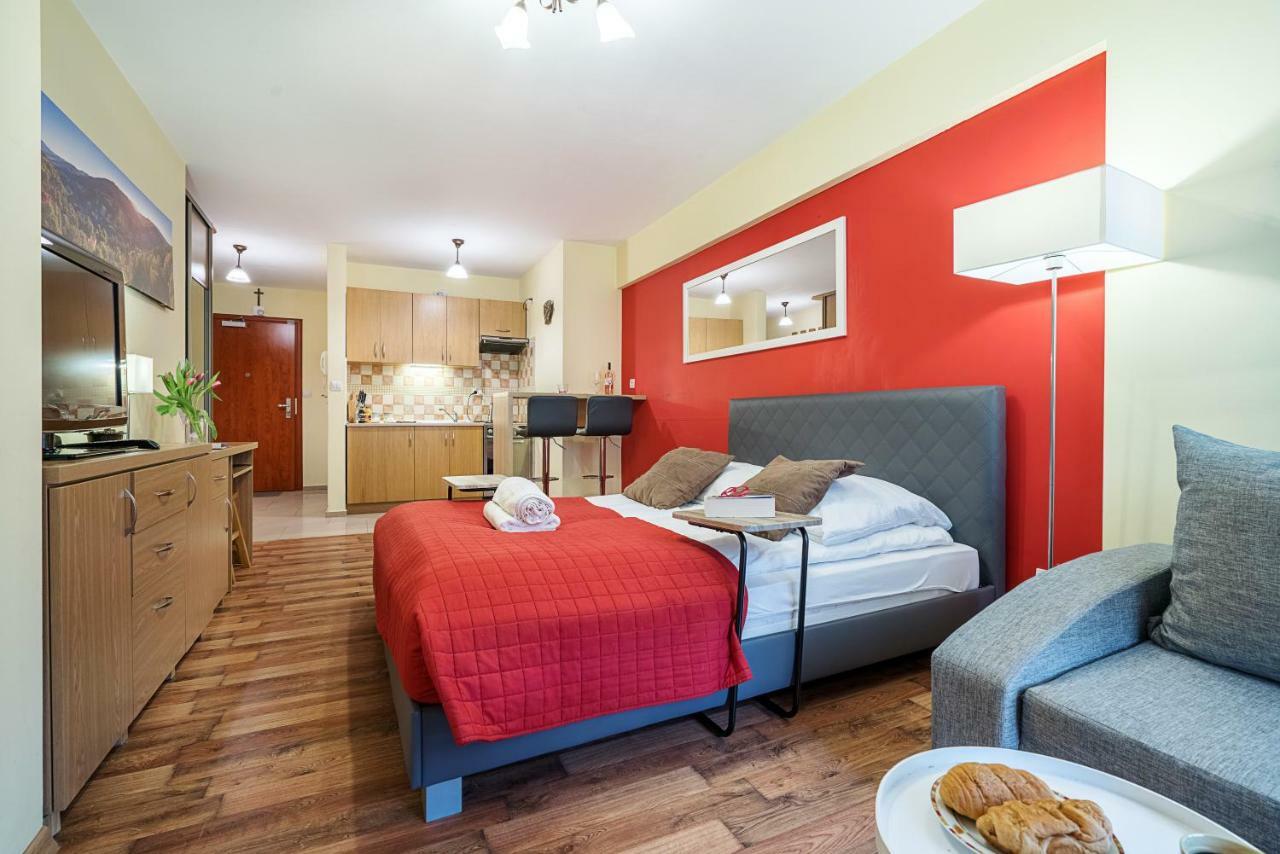 Apartament City Center Business Class กรินีซา ดรอยจ์ ภายนอก รูปภาพ